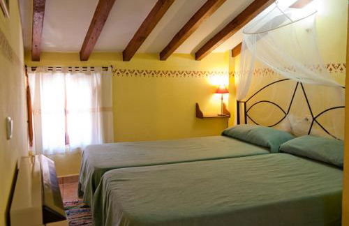 Comfortable Apartment in Robledillo de Gata with Balcony and View - Foto 3