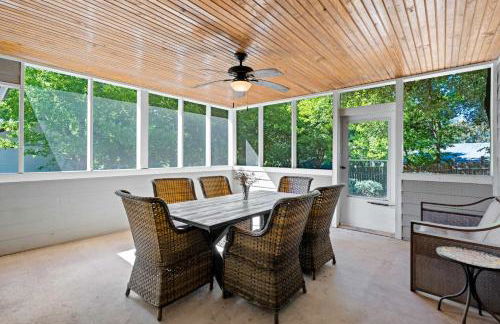 Screened-in Porch Walkable to Soco - Foto 3