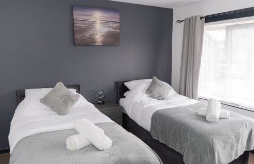 Home from Home 3-Bedrooms free parking Garden Sleeps up to 8 - Foto 15