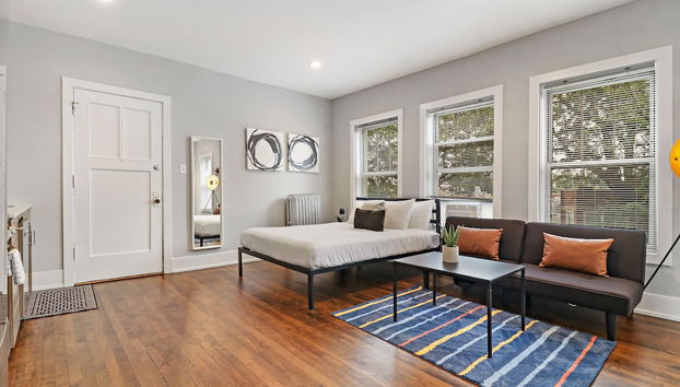 Modern Minimalist Studio Apt in Portage Park - Pensacola 3W - Foto 2, Imagen principal