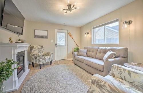 Waterfront Syracuse Home with Patio and Fire Pit! - Foto 1