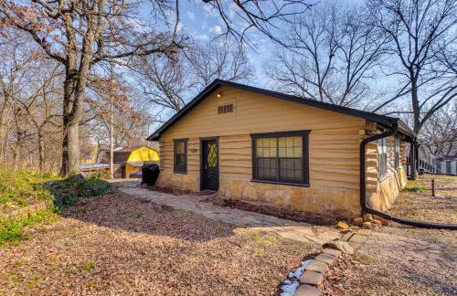 Hike, Fish and Explore Family Cabin in Sulphur! - Foto 29