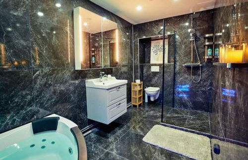 Versailles Jacuzzi - Sauna - RDC 2 - Foto 16