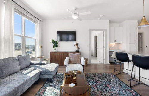 Bright Spacious 2BR 2BA Open Layout - Foto 3