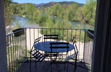 Bambou lodge anduze, les pieds dans l'eau - Foto 1