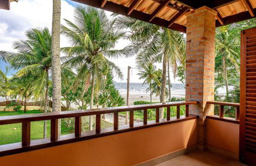 Belíssima casa pé na areia com jacuzzi - Foto 12