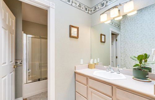 Inviting Great Falls Home with Wraparound Deck! - Foto 17