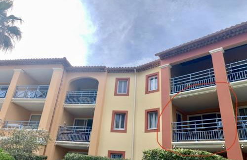 BERGERIE PLAGE Entièrement rénové Prestations Premium Baignoire Balnéo Clim Vue Piscine et parc - Foto 12