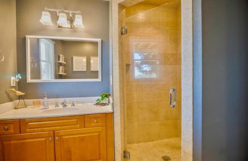 Waterfront luxury w-beach resort-pool-golf-tennis-fishing & views! - Foto 7