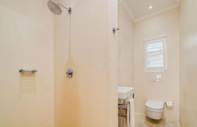 Beach-style Camps Bay Home w Pool Garden Barbados - Photo 28