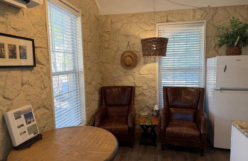 Hilltop Bunkhouse, Historic Silver Spur Dance Hall - Foto 14