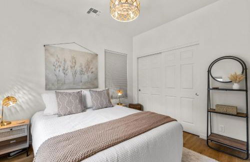 Elegant New Construction Bungalow with Scenic Forest Views - Photo 21