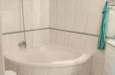 Estupendo apartamento en primera línea de playa y con vistas al mar - Foto 27