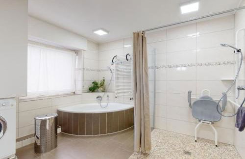 Apartment Helle Familienfreundliche Barrierefreie Wohnung by Interhome - Foto 15