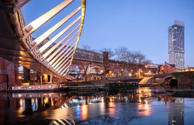 Luxury 2 Bed Apartment, Sleeps 6 with Sofa bed, Close to Sale Town & Tram Station - Photo 28