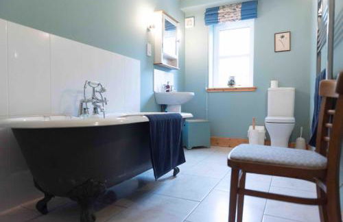 Steading Cottage - 50m from the beach - Foto 68