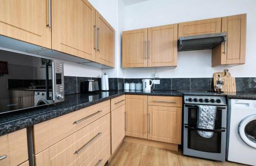 Spacious Apartment - Parking - Sleeps 5 - Foto 7