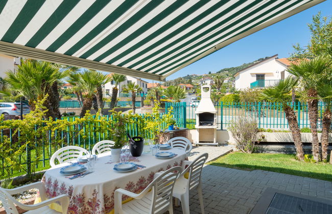 3 bedroom Apartment in Cipressa with swimming pool and garden - Photo 2