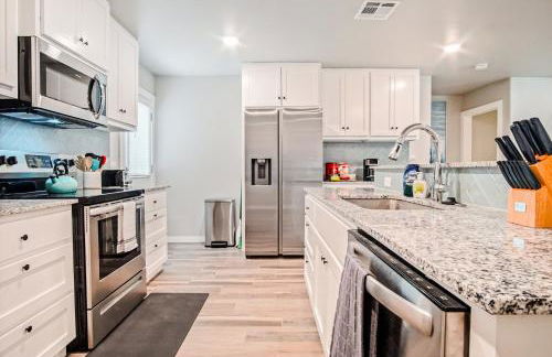 5BR Home Hot tub, fenced backyard #CO - Foto 4