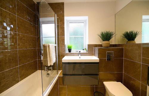 NEW - Stylish 2 bed, Farnham Common - Foto 6