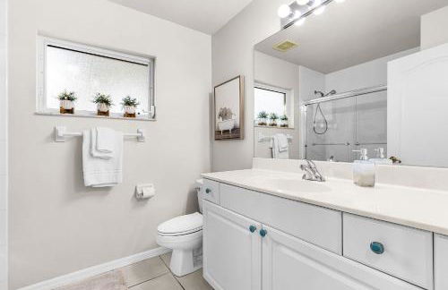 Lazy days and lake views. Beautiful Naples pool home - Foto 5