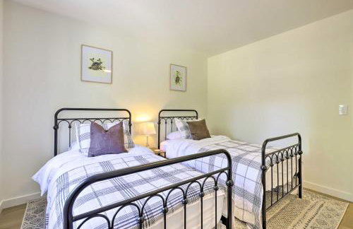 Luxe Wine Country Getaway with Vineyard Views - Foto 23