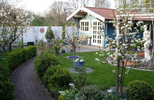 Schöne Ferienwohnung im HAUS SONNENGARTEN mit WLAN und Parkplatz in Achim bei Bremen - Foto 16