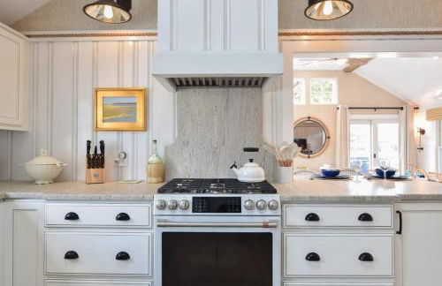 Designed for vacation Easy 0 3 mi walk to Grey Neck Beach - Photo 2