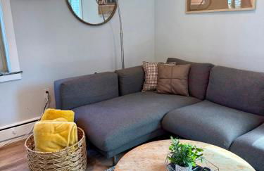 Downtown 2BR Penthouse with Prime Location & Views - Foto 5