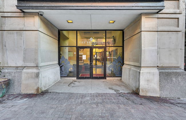 Heart of Dtwn Omaha: Historical Apt w/ Perks - Foto 30