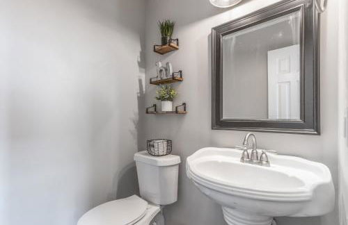 Explore Historic DT In This Cozy Open Air 5BR Stay - Foto 39