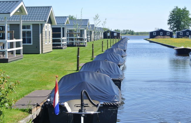 Lakeside Cottage With Boat - Photo 30