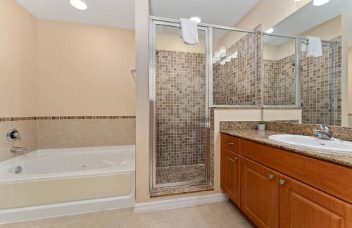 Combined units 2 Kitchens Sleeps 6 - Foto 19