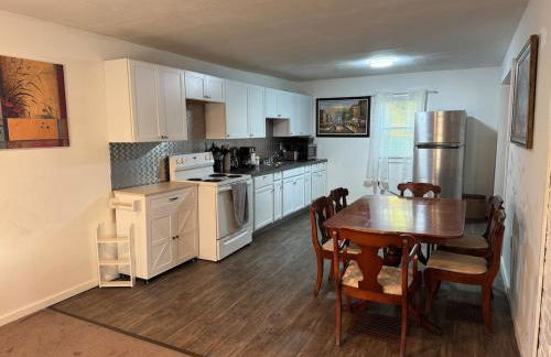 Cozy 3 4 BR Home Ideal for Family - Foto 21