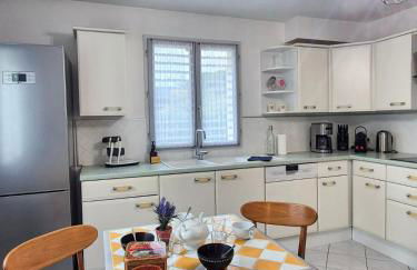 La Maison du Soleil Spacious Villa with Garden - Foto 14