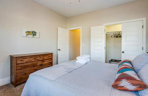 Chic Lawton Home, 5 Mins to Fort Sill! - Photo 14