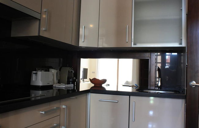 Apartment with Private Swimming Pool - Photo 4