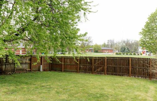 5 Min to Adventureland and Casino - Fenced in yard - Foto 16