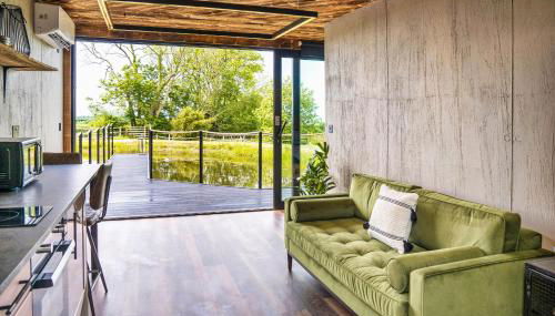 Rusty Boathouse - Photo 4