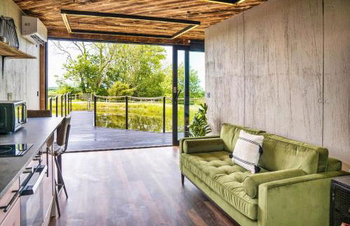 Rusty Boathouse - Photo 4