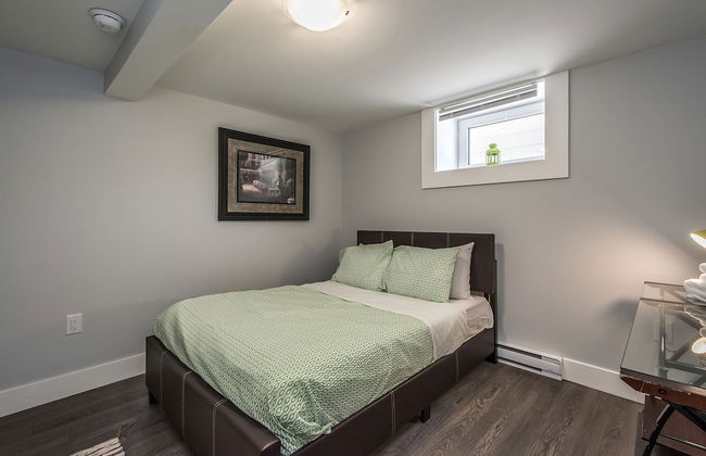 Spacious DAL & Downtown Apartments - Photo 10