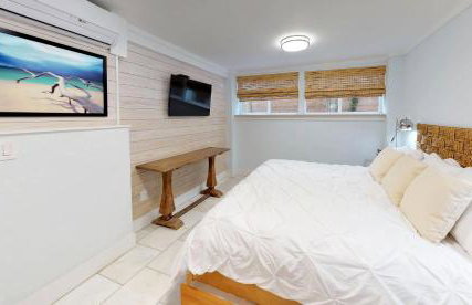 Romantic Secret Garden - Marble Floors & Bath DT Just 2 Blocks Beach Only 3 Miles - Foto 11