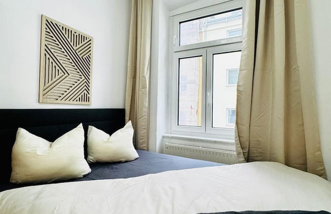 Comfy 4BR 10 Min Transport to Stadthalle - Photo 18