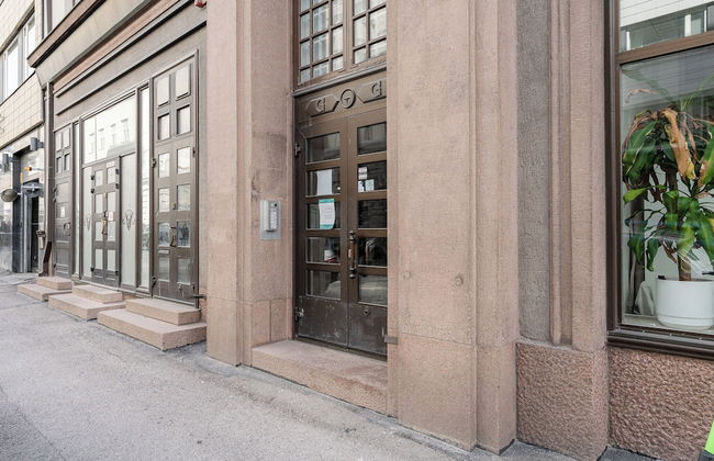 Historical 2BR Apartment with Sauna & Great Location - Foto 31