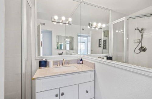 Walk on the Ocean! Wake up to Beautiful Bay Views - Photo 25