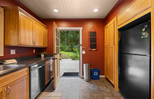 Whispering Pines - Cabin w hot tub - Foto 34