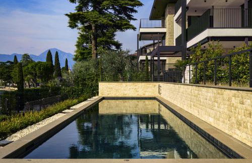 SalvatoreHomes - Luxurious Dreamview Waterfront Apartment in Torri del Benaco with Pool - Casa Azura - a 5 Star Luxury Collection at Lake Garda - Foto 39