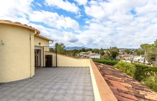 Catalunya Casas Unique Costa Brava Abode with train access to BCN - Foto 18