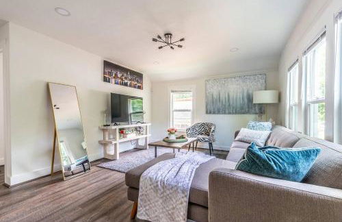 Cozy Craftsman Cottage 10 minutes away from DT! - Foto 7