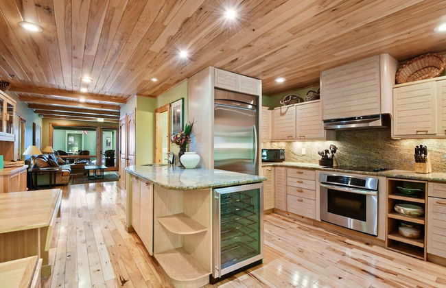 Beachfront Ski Cabin - Photo 11